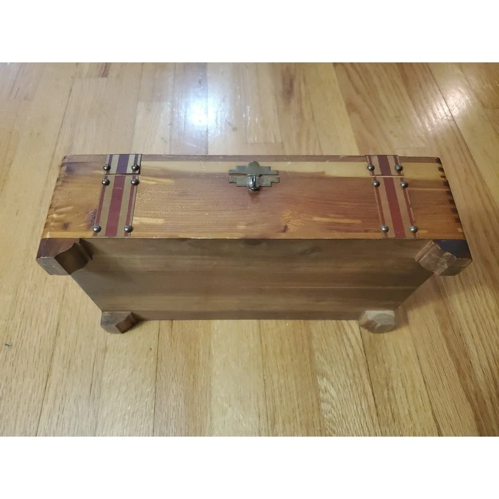 Distressed Vintage Cedar‎ Box Treasure Chest Hinged Lid Mirror Footed Lockable